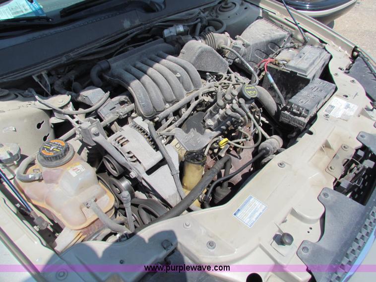 image for item H7397 2001 Ford Taurus SE