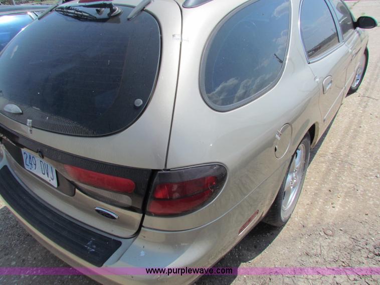 image for item H7397 2001 Ford Taurus SE