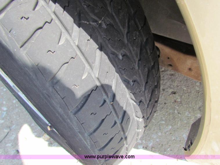 image for item H7397 2001 Ford Taurus SE