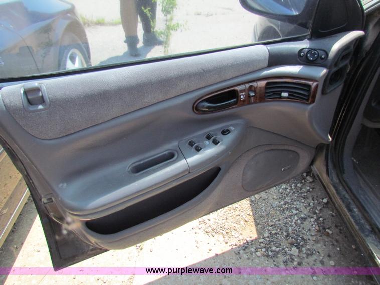 image for item H7398 1996 Chrysler Concorde LX