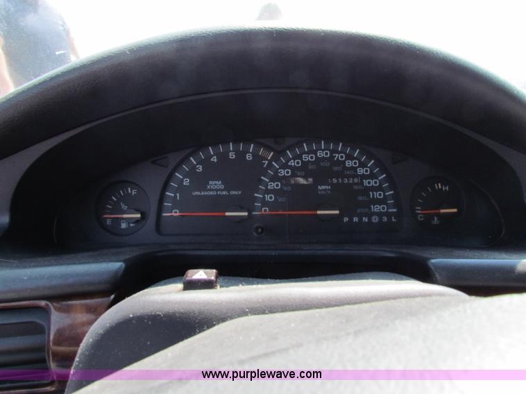 image for item H7398 1996 Chrysler Concorde LX