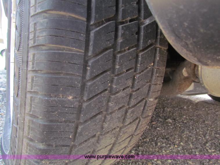 image for item H7398 1996 Chrysler Concorde LX