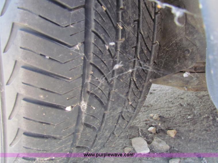 image for item H7398 1996 Chrysler Concorde LX