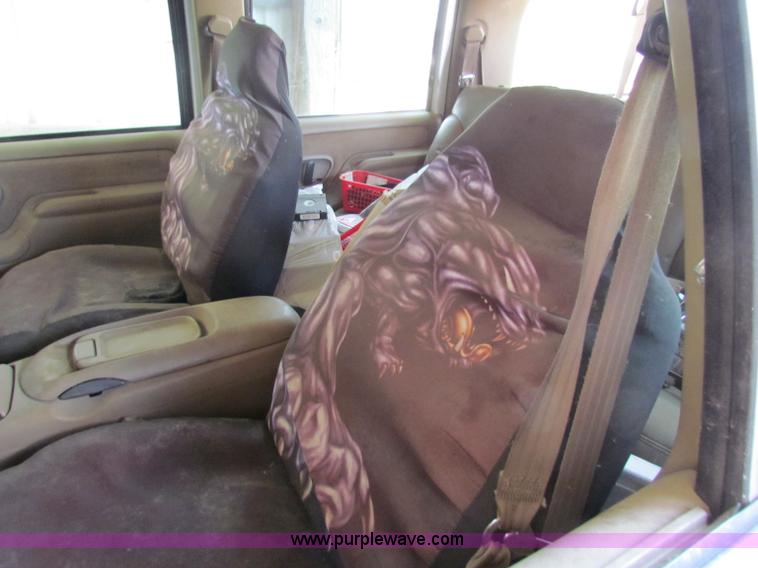 image for item H7399 1995 Chevrolet Suburban C1500 SUV