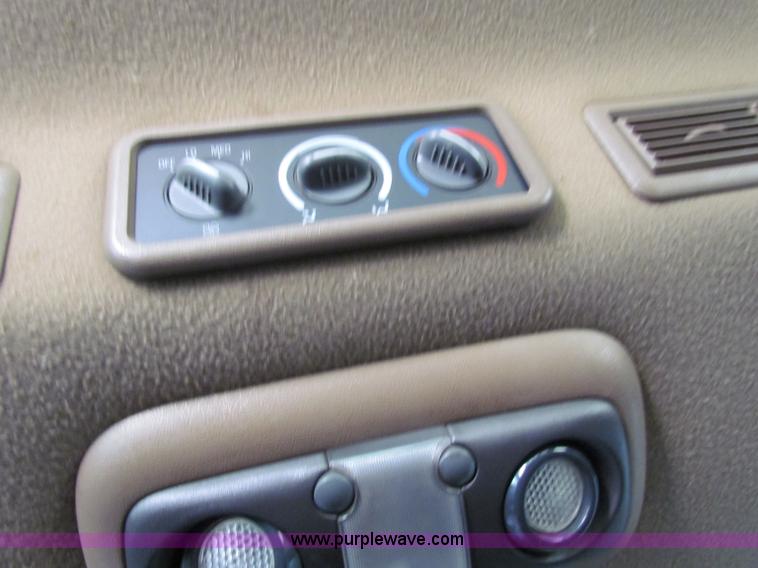 image for item H7399 1995 Chevrolet Suburban C1500 SUV