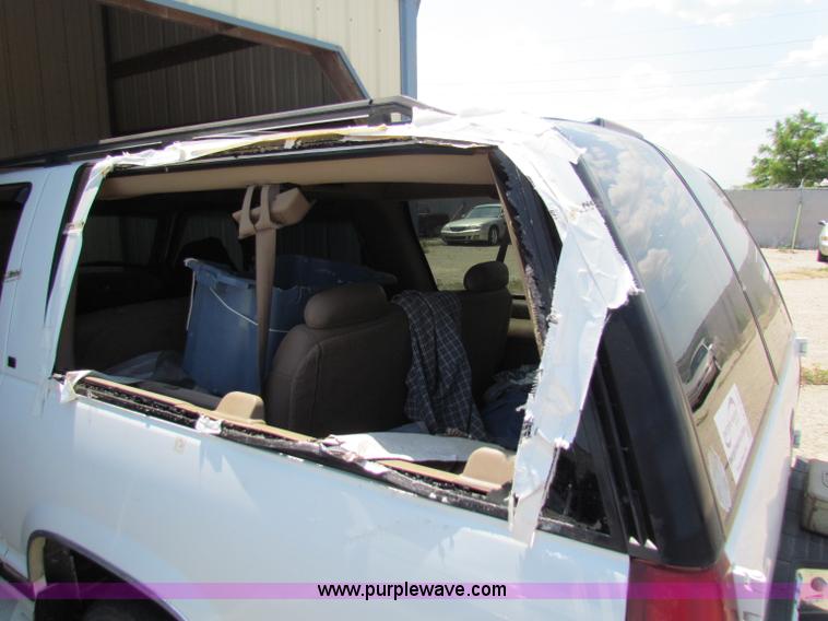 image for item H7399 1995 Chevrolet Suburban C1500 SUV