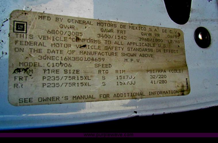 image for item H7399 1995 Chevrolet Suburban C1500 SUV