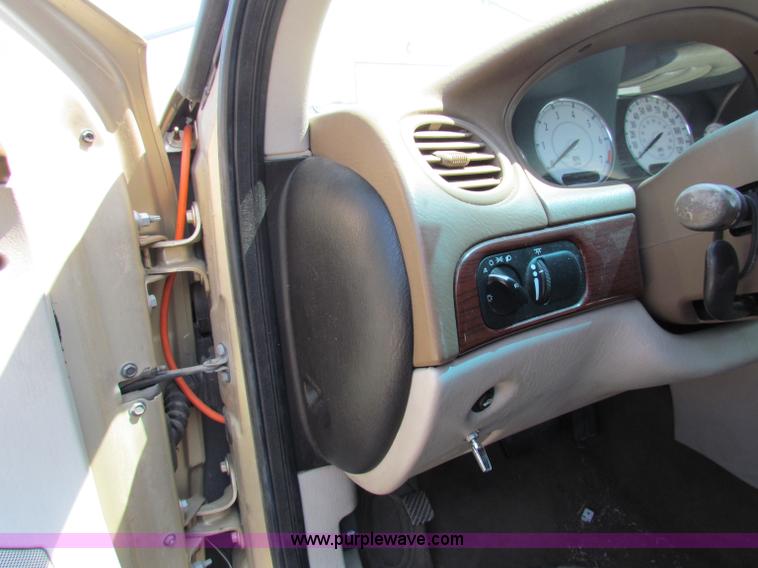 image for item H7402 1999 Chrysler LHS