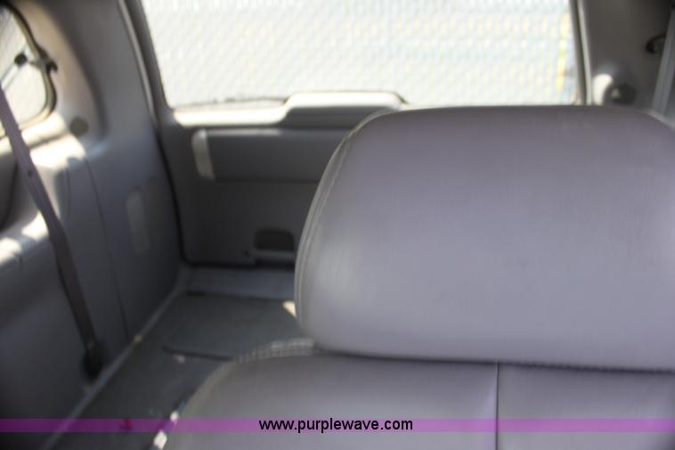 image for item H7403 1999 Chrysler Town & Country LXi minivan