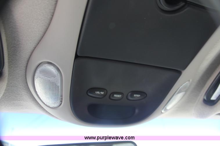 image for item H7403 1999 Chrysler Town & Country LXi minivan