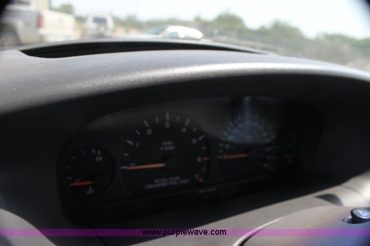 image for item H7403 1999 Chrysler Town & Country LXi minivan