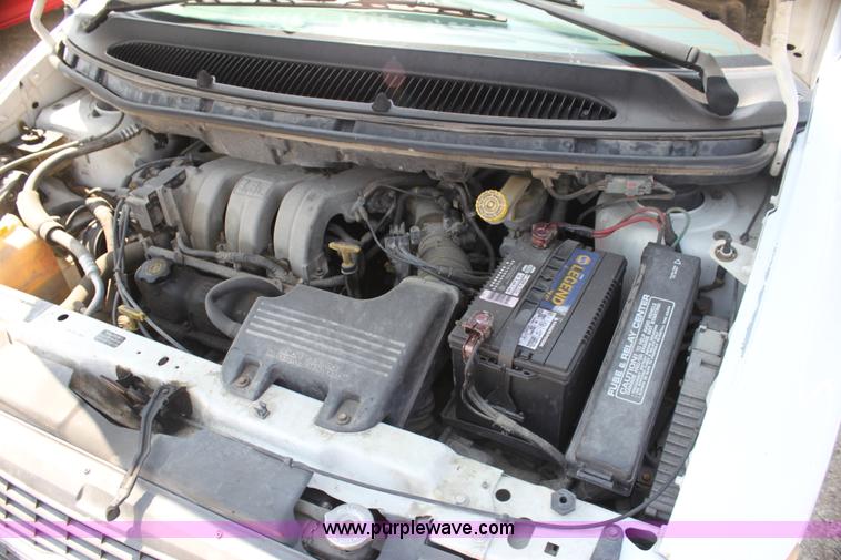 image for item H7403 1999 Chrysler Town & Country LXi minivan