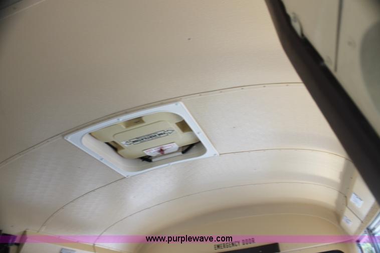 image for item H7420 1989 GMC G3500 Vandura school bus