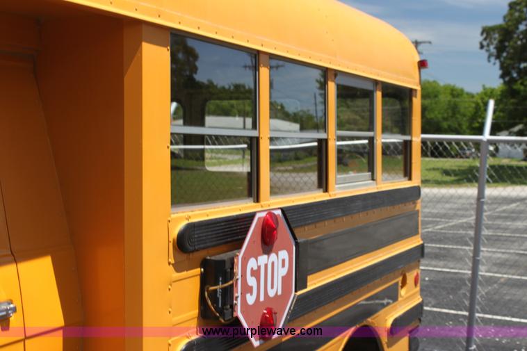 image for item H7420 1989 GMC G3500 Vandura school bus