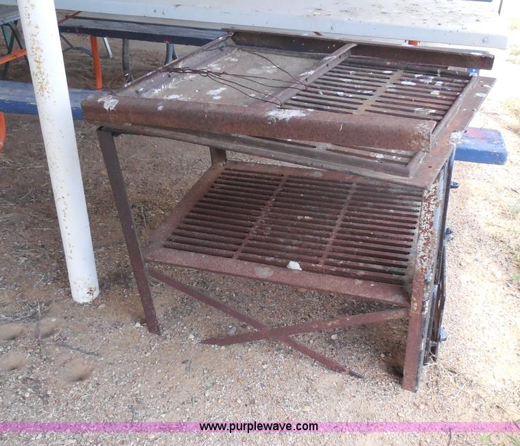 image for item H9947 Metal playground equipment