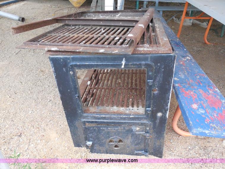 image for item H9947 Metal playground equipment