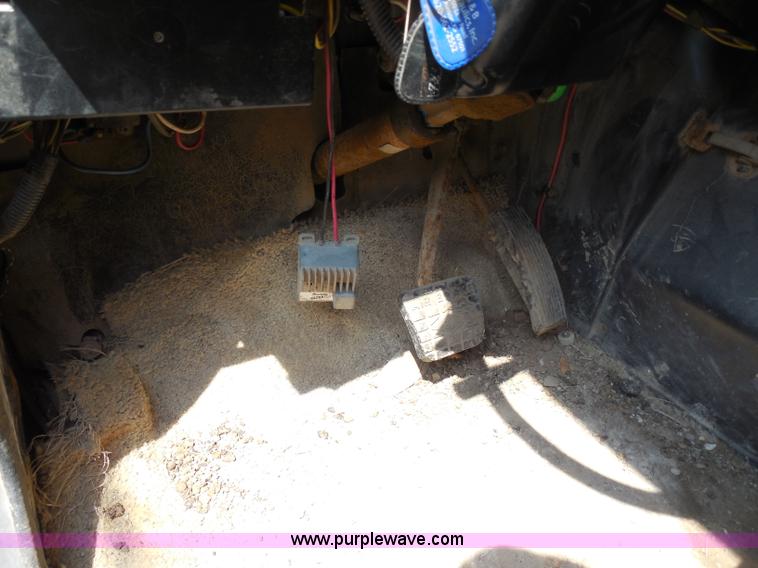 image for item H9948 1993 International 4900 dump truck