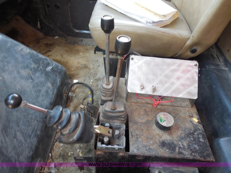 image for item H9948 1993 International 4900 dump truck