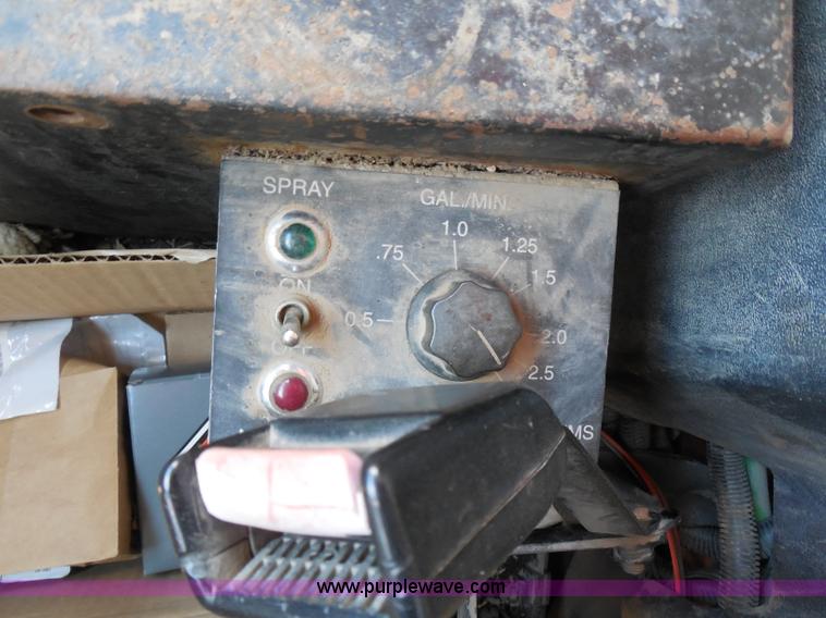 image for item H9948 1993 International 4900 dump truck