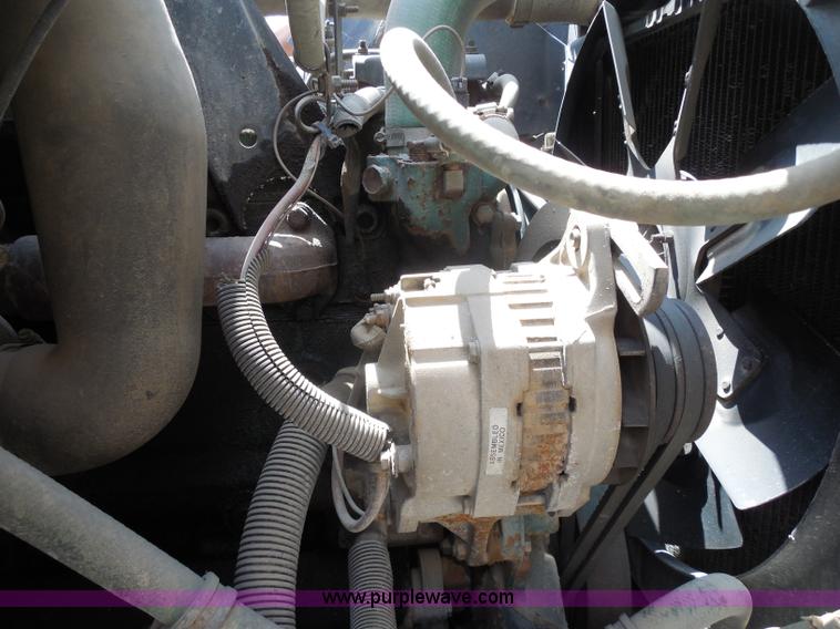 image for item H9948 1993 International 4900 dump truck