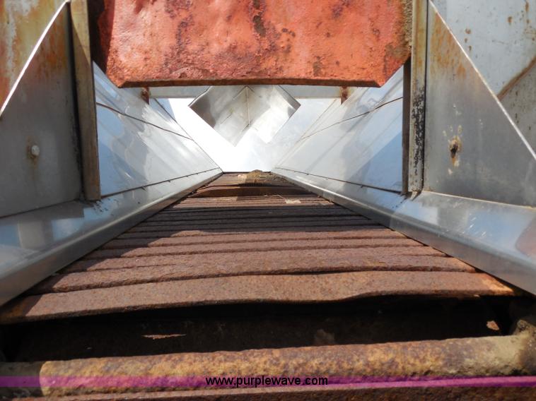 image for item H9948 1993 International 4900 dump truck