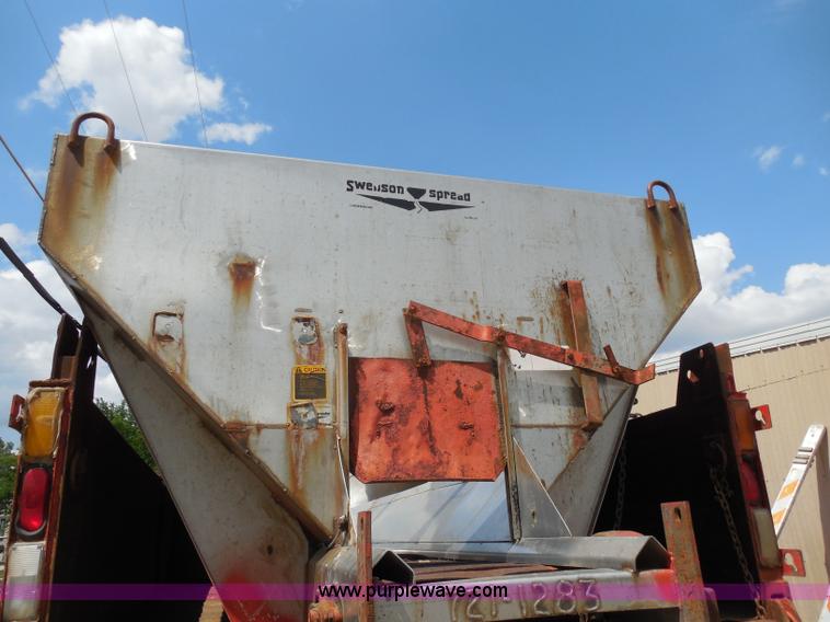 image for item H9948 1993 International 4900 dump truck