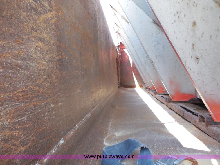 image for item H9948 1993 International 4900 dump truck