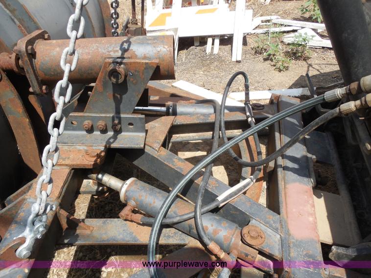 image for item H9948 1993 International 4900 dump truck