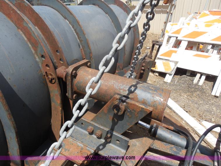 image for item H9948 1993 International 4900 dump truck