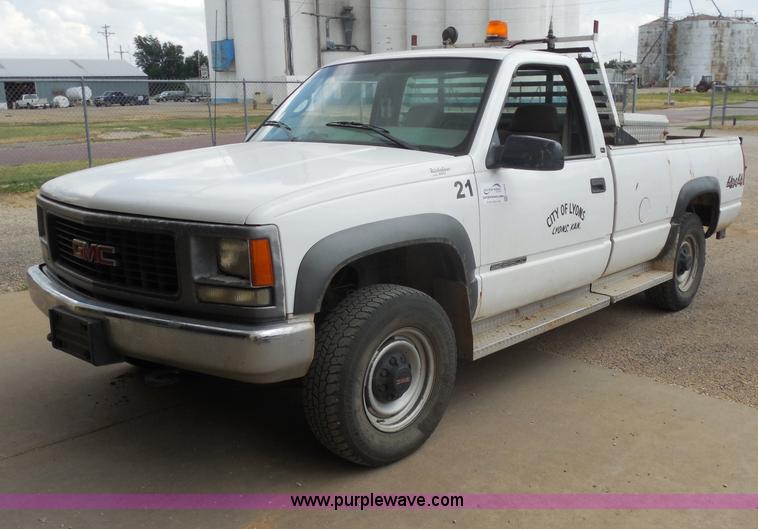 image for item H9949 1998 GMC Sierra 2500 pickup truck