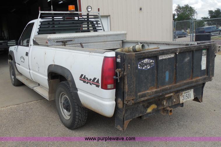 image for item H9949 1998 GMC Sierra 2500 pickup truck