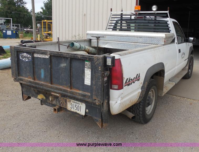 image for item H9949 1998 GMC Sierra 2500 pickup truck