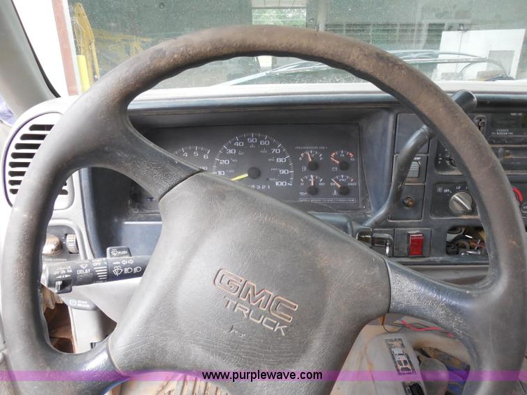 image for item H9949 1998 GMC Sierra 2500 pickup truck