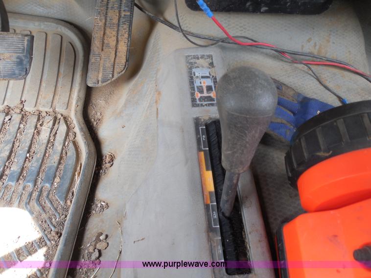 image for item H9949 1998 GMC Sierra 2500 pickup truck