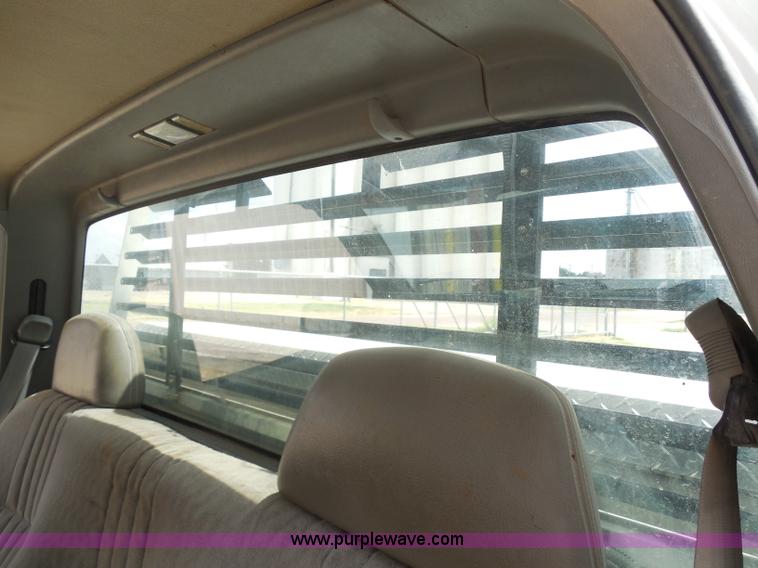 image for item H9949 1998 GMC Sierra 2500 pickup truck