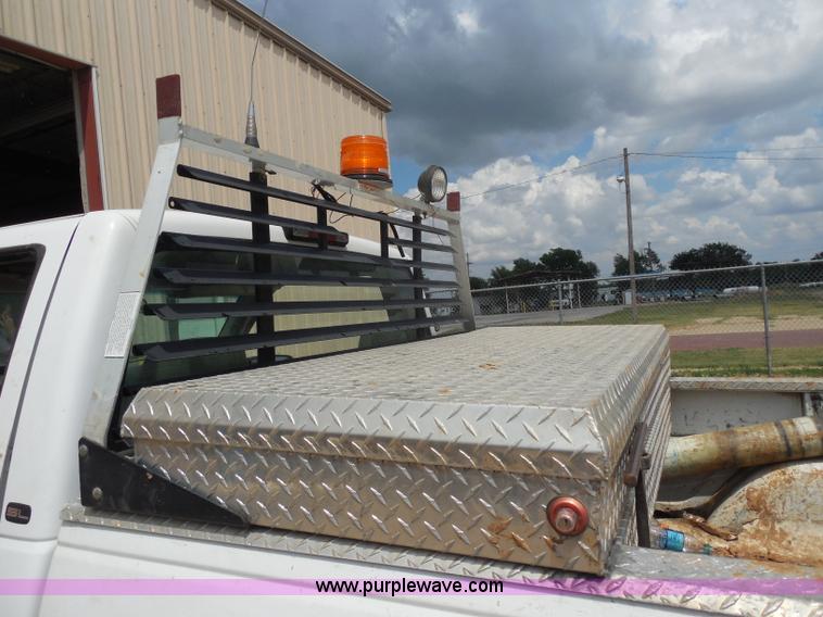 image for item H9949 1998 GMC Sierra 2500 pickup truck