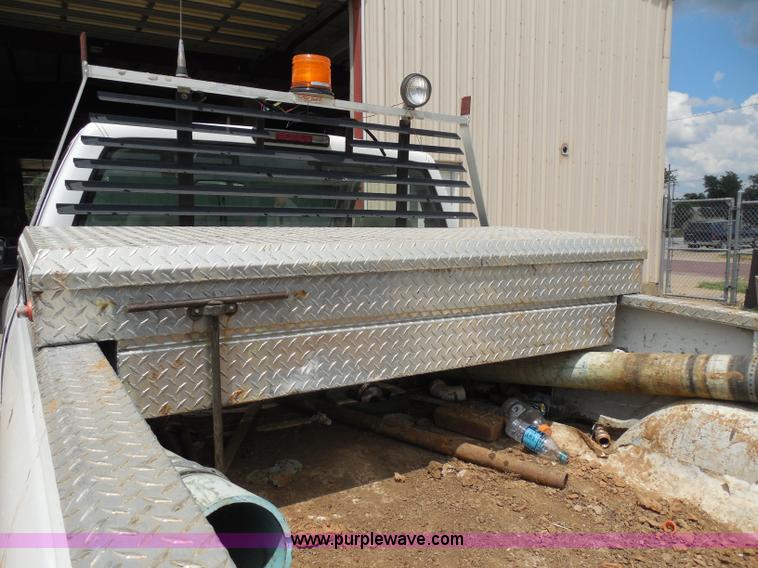 image for item H9949 1998 GMC Sierra 2500 pickup truck