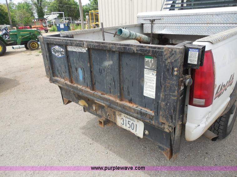 image for item H9949 1998 GMC Sierra 2500 pickup truck