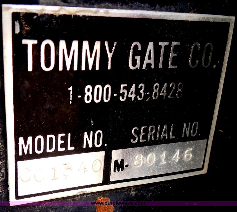 image for item H9949 1998 GMC Sierra 2500 pickup truck