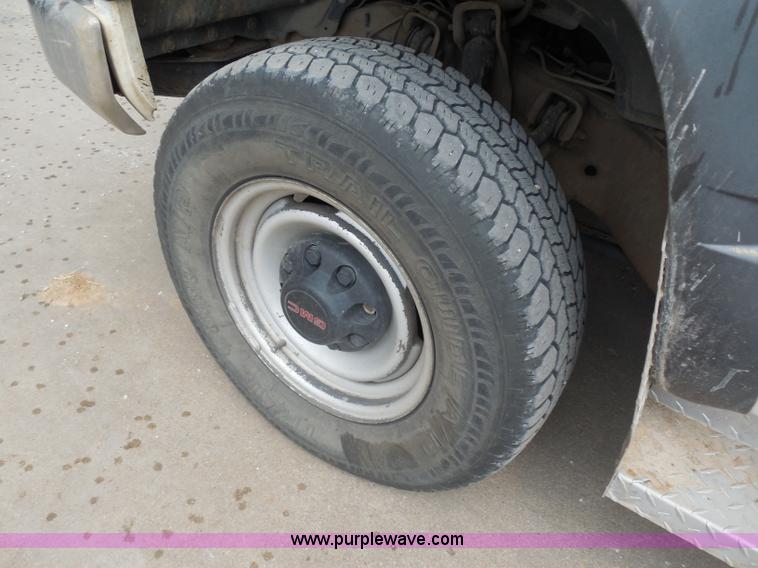 image for item H9949 1998 GMC Sierra 2500 pickup truck