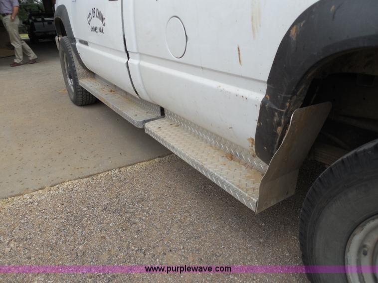 image for item H9949 1998 GMC Sierra 2500 pickup truck