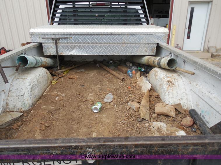 image for item H9949 1998 GMC Sierra 2500 pickup truck