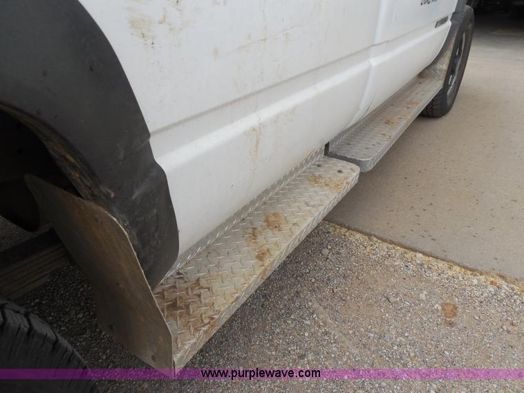 image for item H9949 1998 GMC Sierra 2500 pickup truck