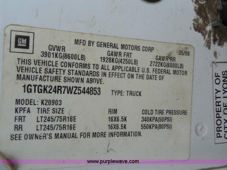 image for item H9949 1998 GMC Sierra 2500 pickup truck