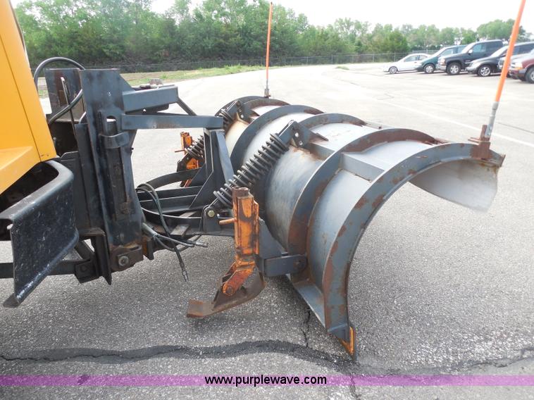 image for item H9951 2000 Volvo WG dump truck