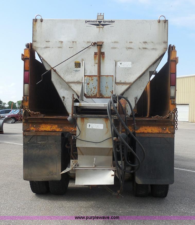 image for item H9953 1999 Volvo WG dump truck
