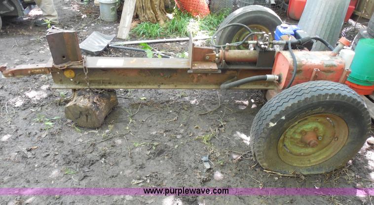 image for item H9958 Hydraulic powered log splitter