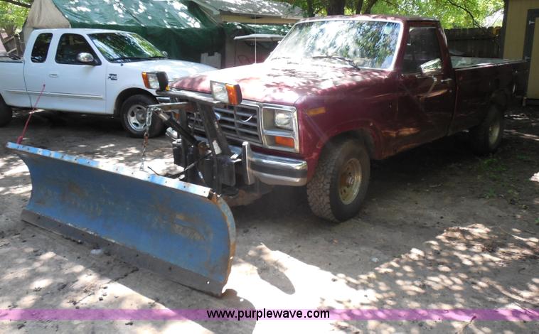 image for item H9959 1984 Ford F150 pickup truck