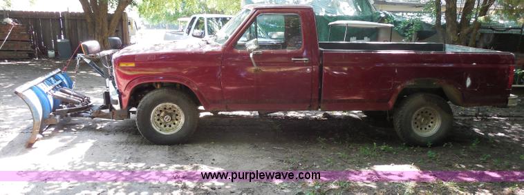 image for item H9959 1984 Ford F150 pickup truck