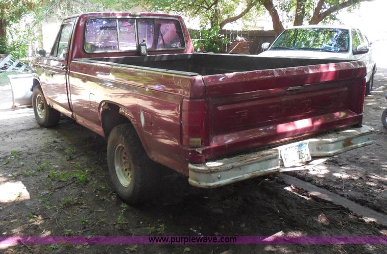 image for item H9959 1984 Ford F150 pickup truck